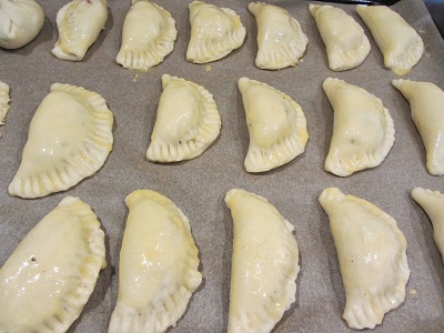 Empanadillas de chorizo (Емпанадиляс с чоризо) — стъпка 4