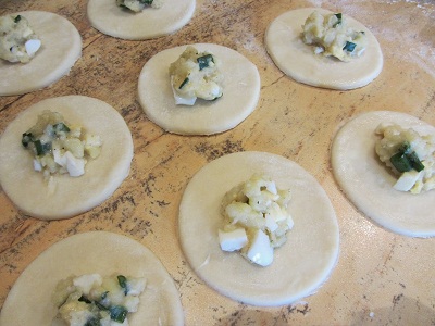 Empanadillas de chorizo (Емпанадиляс с чоризо) — стъпка 3