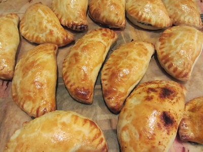 Empanadillas de chorizo (Емпанадиляс с чоризо) — стъпка 5