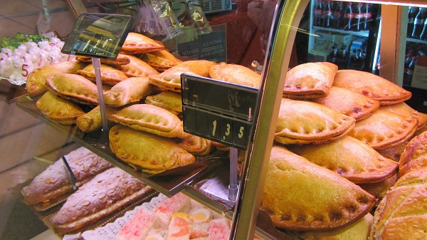 Empanadillas de chorizo (Емпанадиляс с чоризо) — стъпка 6