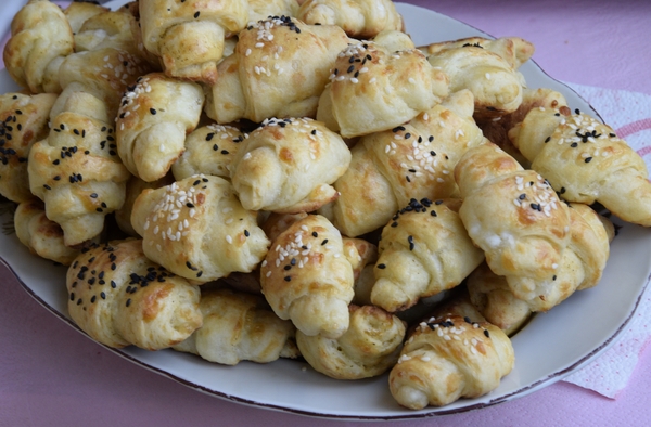 солени-кифлички-соленки-с-кашкавал