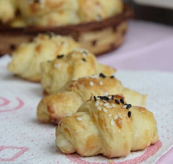 Соленки, солени кифлички, кашкавалки или сиренки — стъпка 5