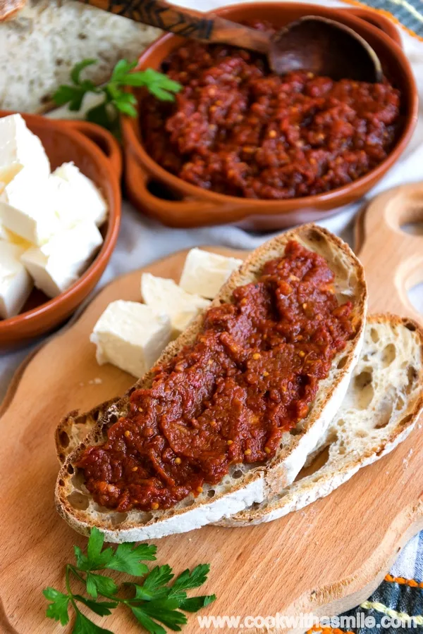 Домашна лютеница - традиционна, селска, едросмляна и вкусна