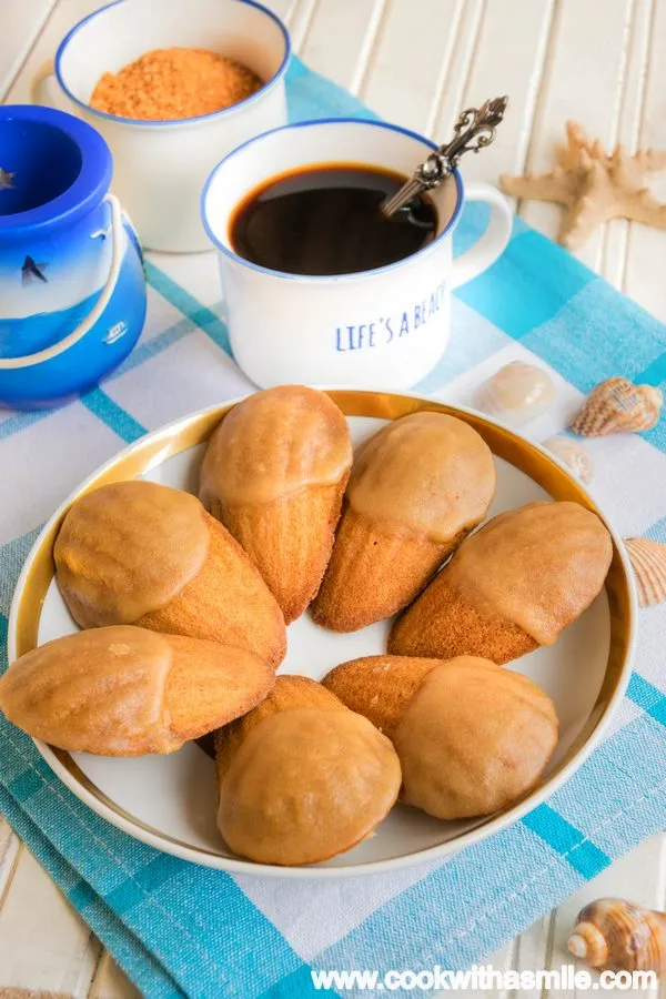 Мадлени с кафе
