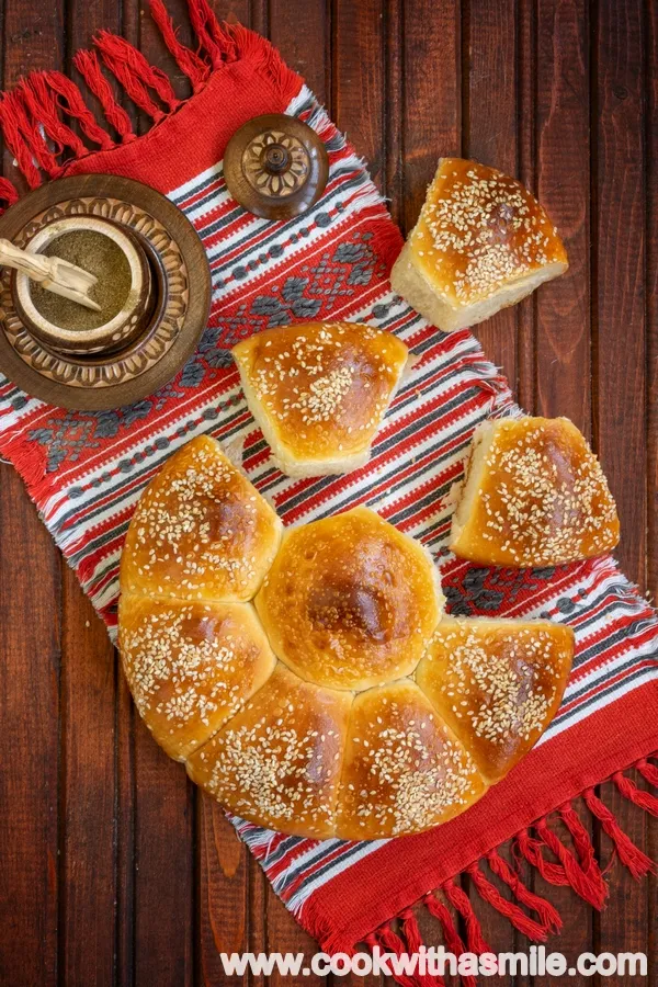 Меки питки с квас с едно втасване